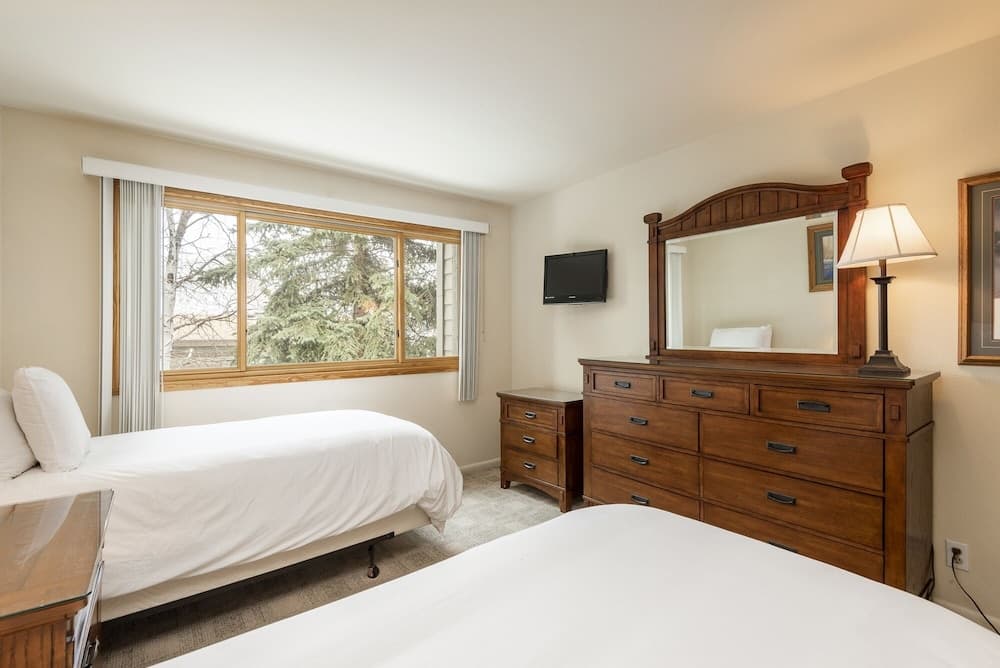 Snow Flower 018 2 Bedroom Condo by RedAwning