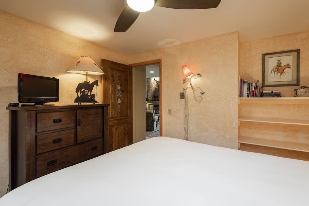 Snow Flower 124 2 Bedroom Condo by RedAwning