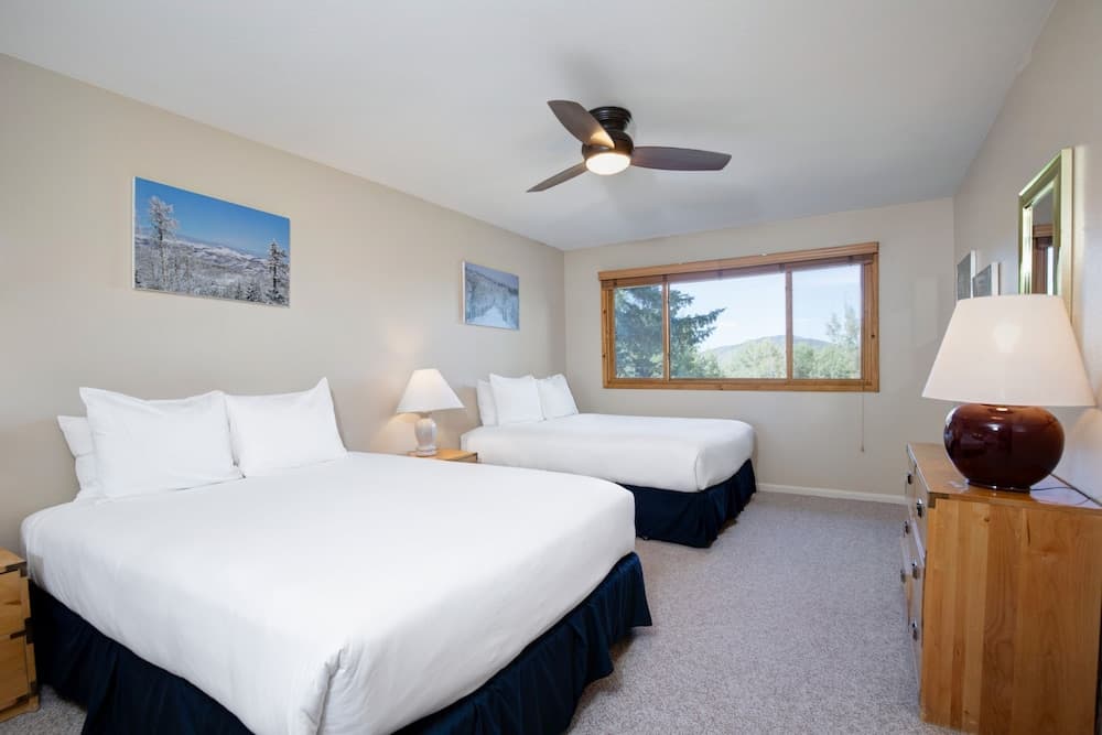 Snow Flower 028 3 Bedroom Condo by RedAwning