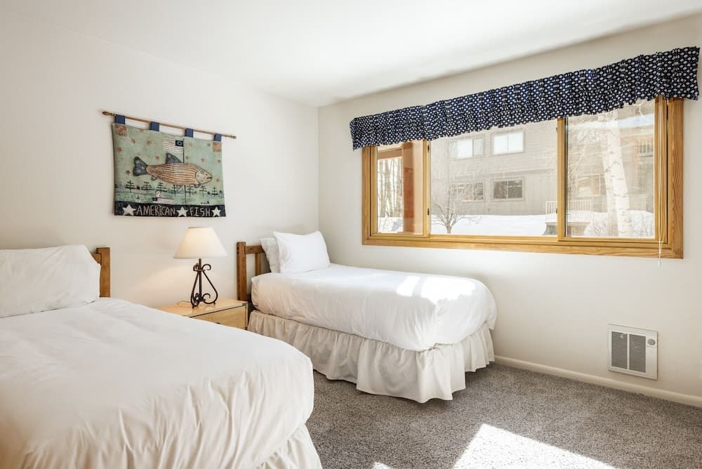 Snow Flower 067 2 Bedroom Condo by RedAwning