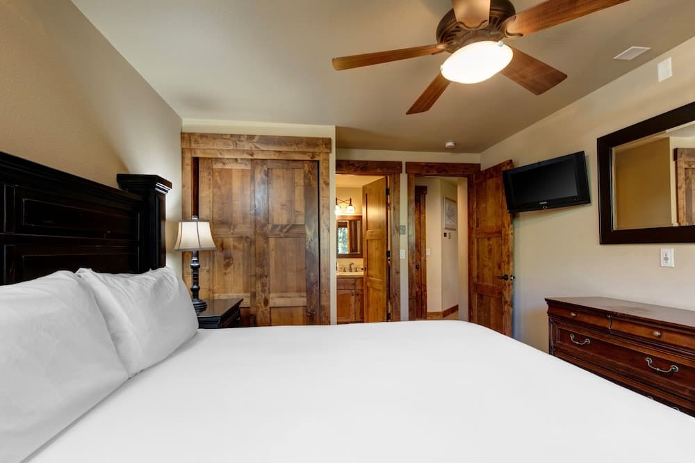 Snow Flower 109 2 Bedroom Condo by RedAwning