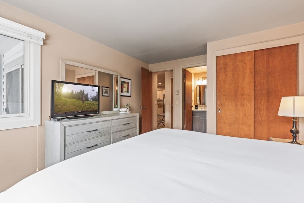 Snow Flower 107 2 Bedroom Condo by RedAwning