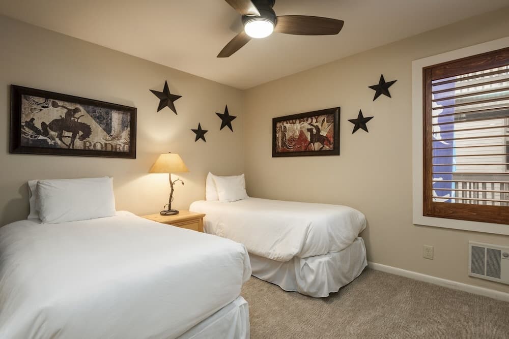 Snow Flower 111 2 Bedroom Condo by RedAwning