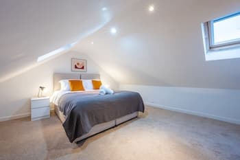 Tŷ Coch by Tŷ SA in Wales - Free Parking