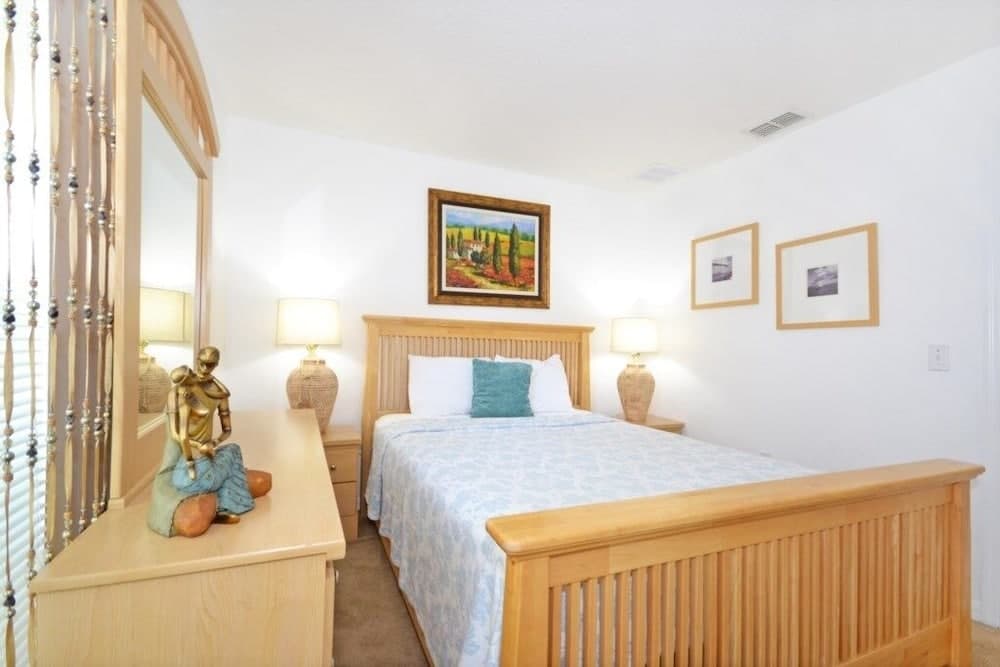 Oriental Charm 4 Bedroom Home by RedAwning