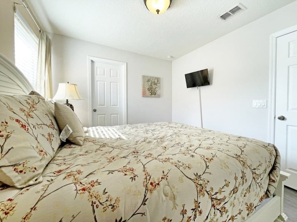 Mariel Oasis 6 Bedroom Home by RedAwning