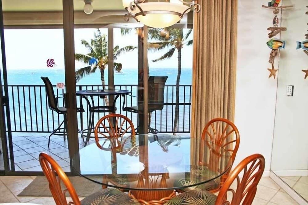Kihei Beach, #504 1 Bedroom Condo by Redawning