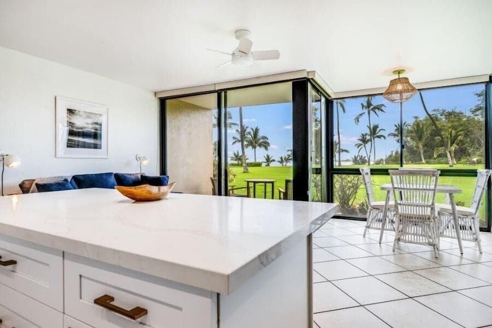 Kihei Surfside, #113 1 Bedroom Condo by RedAwning