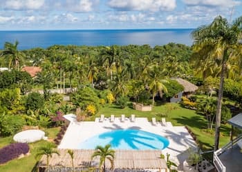 Catalina Tropical Lodge