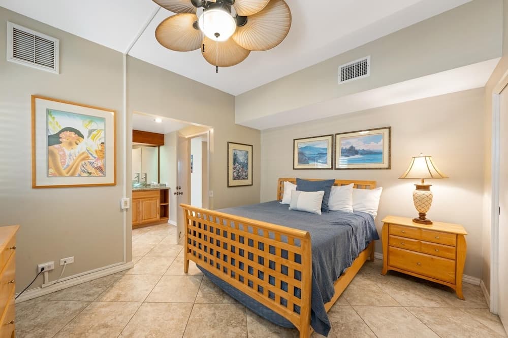 Big Island Royal Sea Cliff 705 2 Bedroom Condo