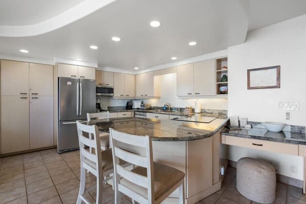 Kihei Beach, #306 1 Bedroom Condo by RedAwning