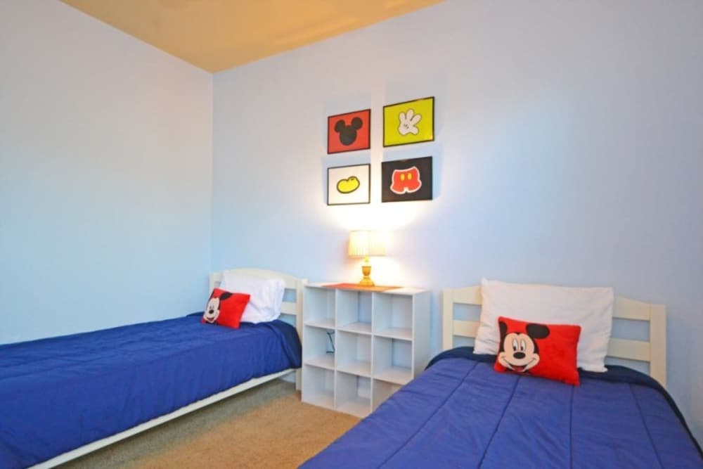 Palm View Place 3 Bedroom Condo by RedAwning