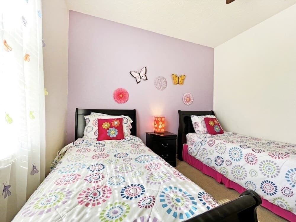 Minniehaha Retreat 4 Bedroom Home by RedAwning