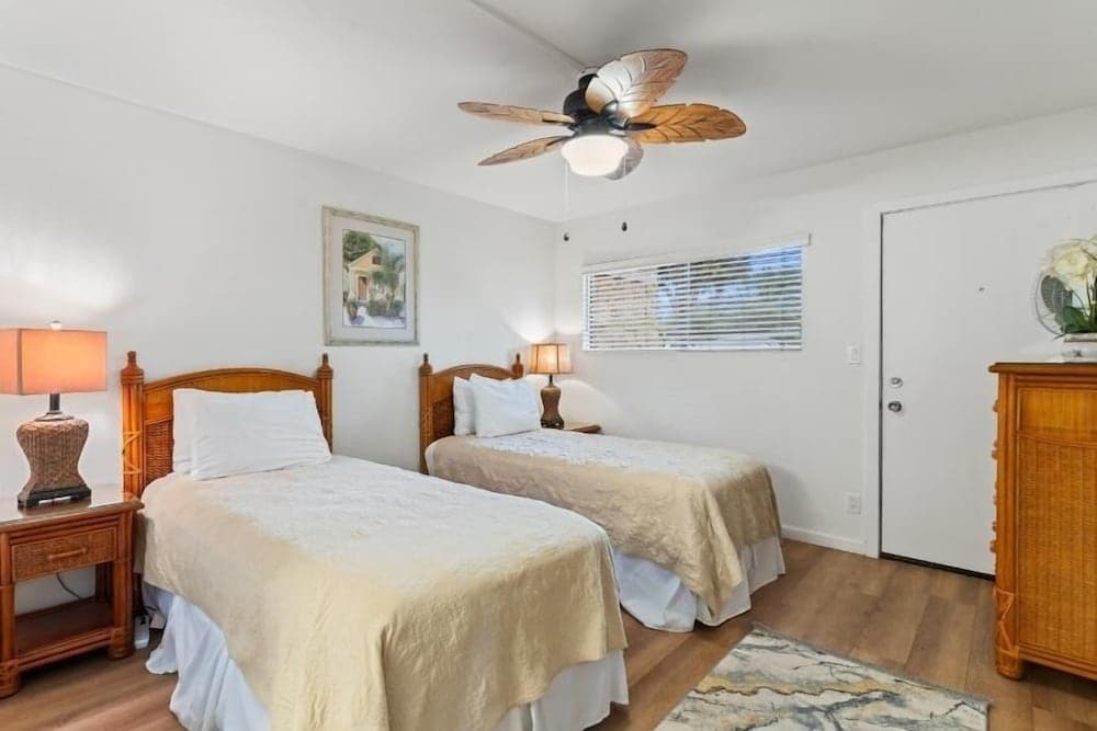 Kihei Beach, #110 2 Bedroom Condo by RedAwning