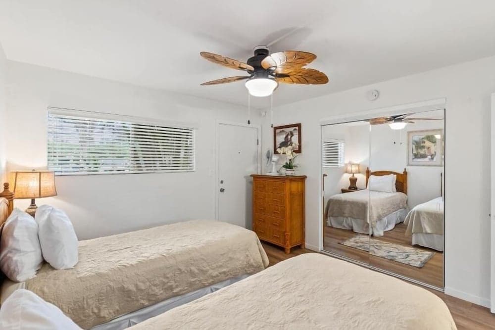 Kihei Beach, #110 2 Bedroom Condo by RedAwning