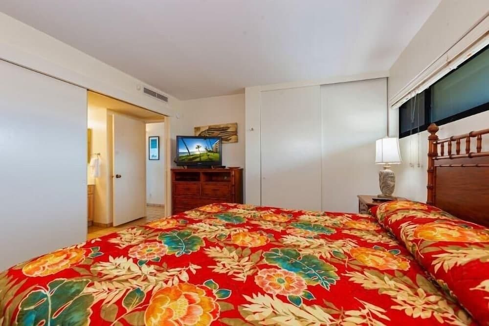 Sugar Beach Resort, #ph12 2 Bedroom Condo by RedAwning