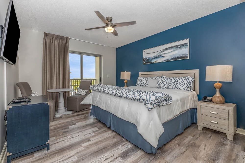 1502 Royale Palms 3 Bedroom Condo