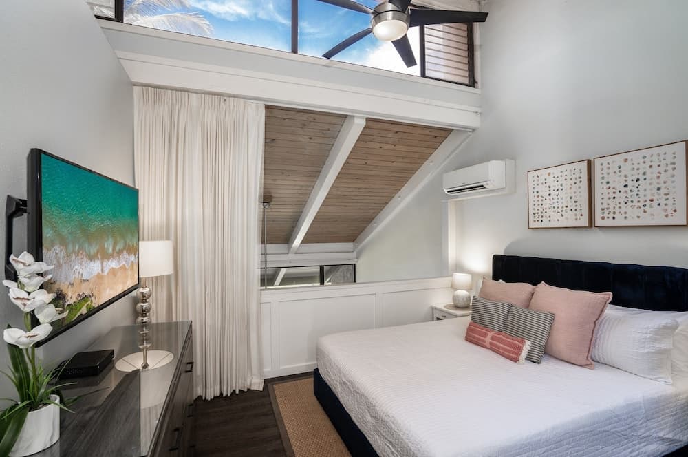 Luana Kai C306 2 Bedroom Condo