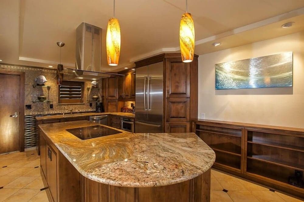 Kihei Beach, #102 2 Bedroom Condo by RedAwning