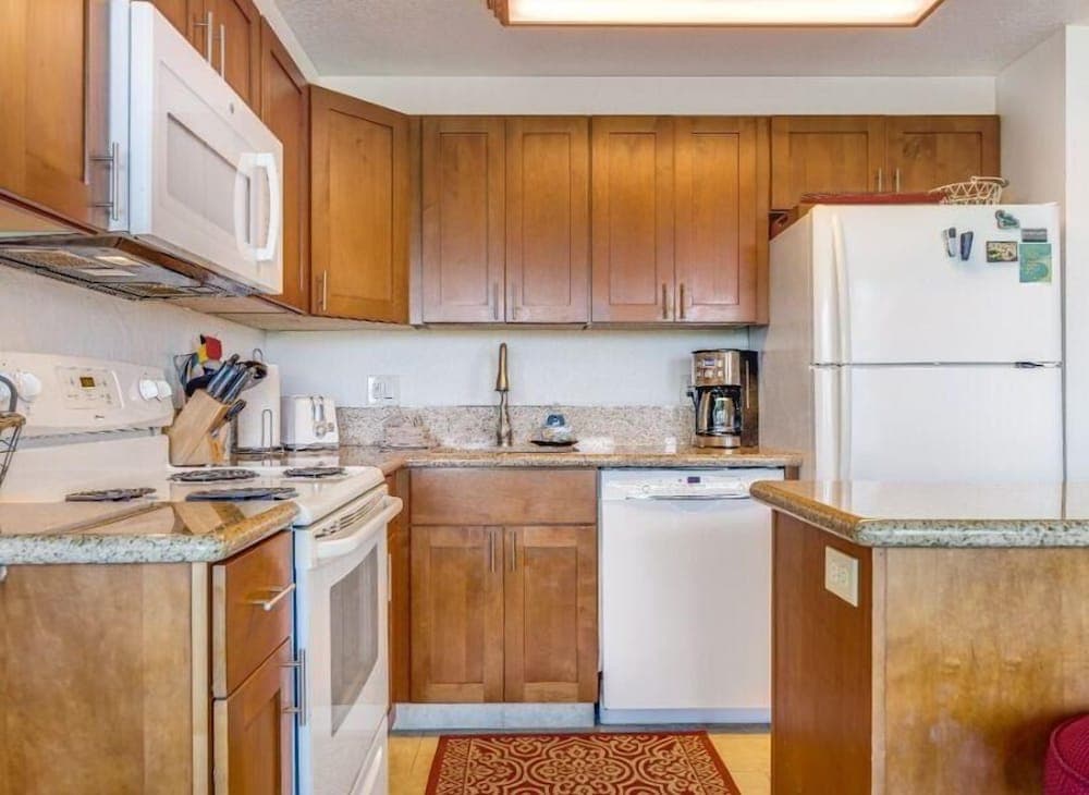 Kihei Surfside, #109 1 Bedroom Condo by RedAwning