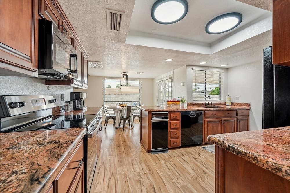 Kathleen House 4 Bedroom Home by RedAwning