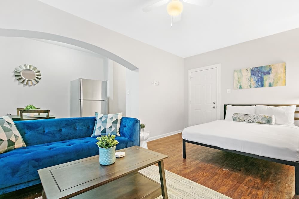 Studio Superb Apt Near Loyola University