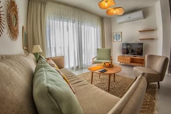 Vesta - Superior APT - 2BR - Swan Lake