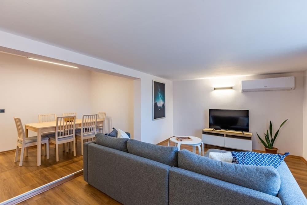 Central Flat With Lovely Terrace in Ferikoy Sisli