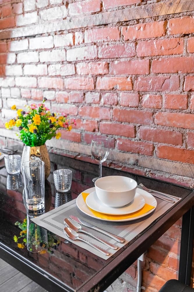 2BR Apt With King Bed Netflix - Near Downtown