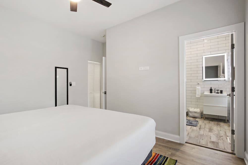 3BR Comfy Apt in Logan Square