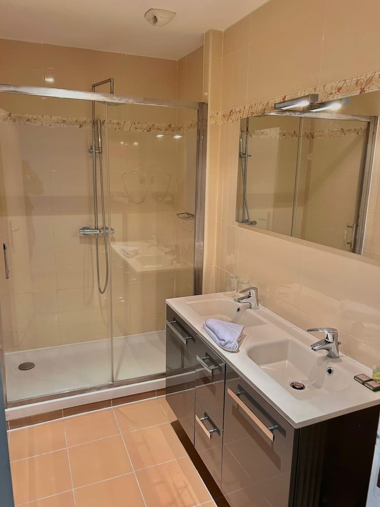 THOIRY ÉTOILE LODGE