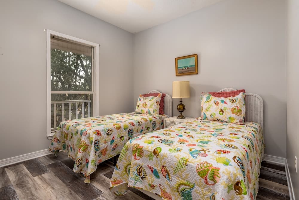 Screamin' Peace 1614 Cadillac 3 Bedroom Home by RedAwning