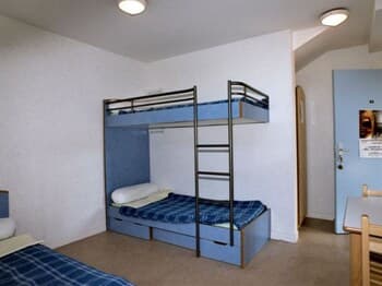 Auberge de Jeunesse HI Genets