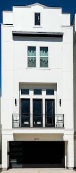 Stylish Luxury Downtown Home