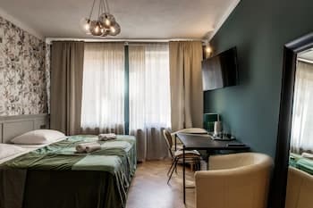 Louren - The Bridge Inn