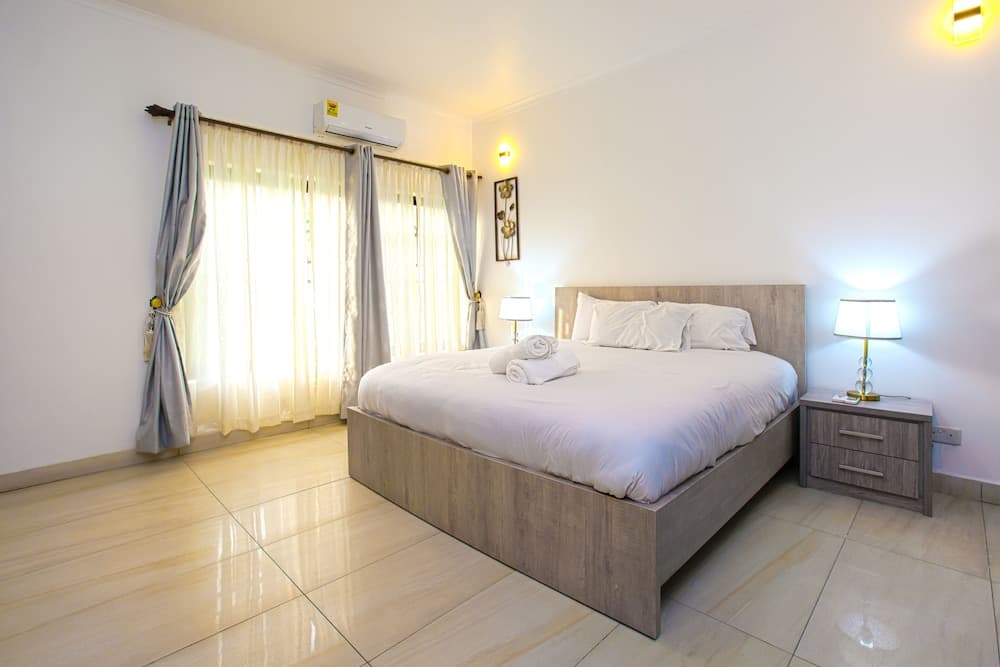 The President 2 Bed and 2 Bath Apartment