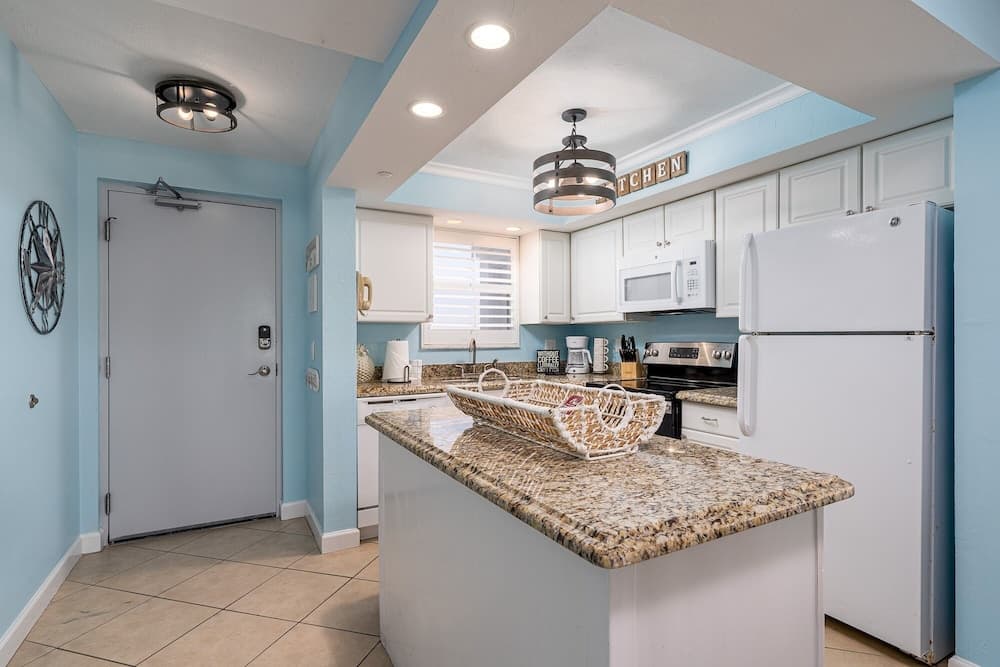 Spectacular Gulf Front Corner Unit 2 Bedroom Condo by RedAwning