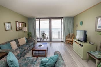 Royal Garden Resort 1003 1 Bedroom Condo by Redawning