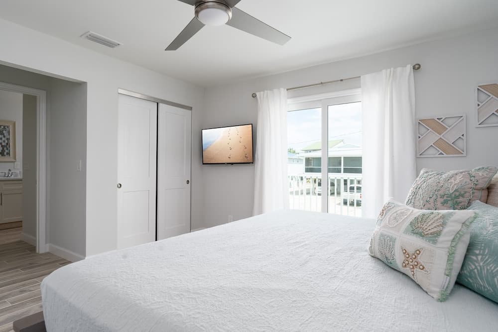 Welcome To Ostego Beach Vacation Rental - 253 Ostego 4 Bedroom Home by RedAwning