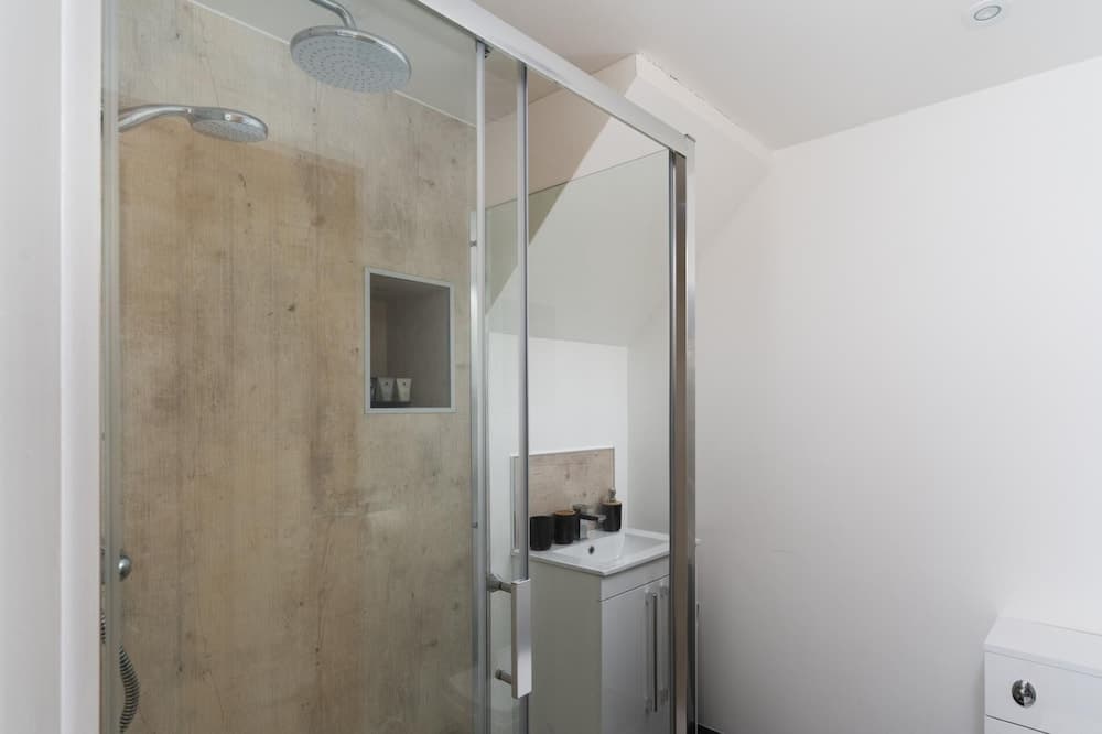 Tranquil Getaway for 4 New Mill Village