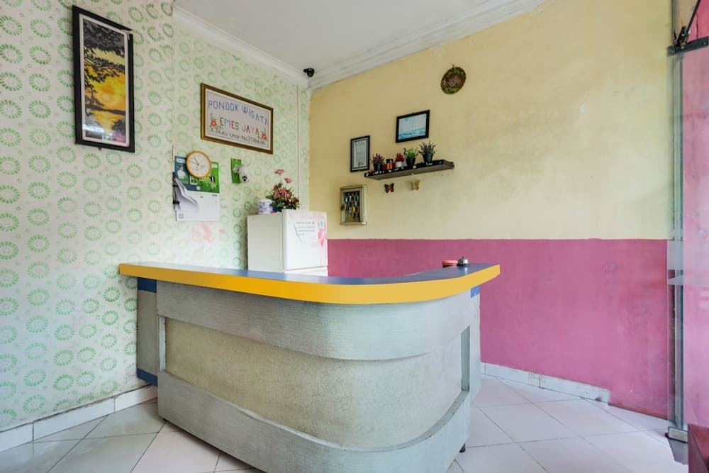 Hotel O Emes Jaya HomestayNearSamsung Electronic Indonesia PT