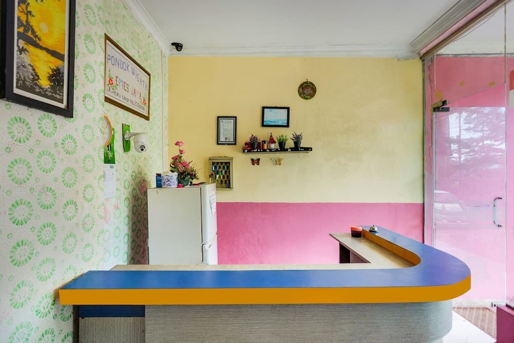 Hotel O Emes Jaya HomestayNearSamsung Electronic Indonesia PT