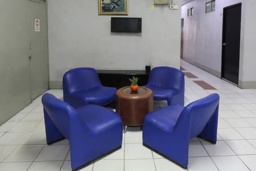 OYO 3865 Wisma Niaga