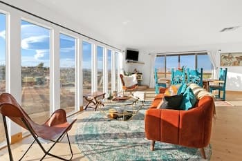 High View Haven - Hot Tub, Fire Pit & Bbq In Joshua Tree! 4 Bedroom Home by Redawning