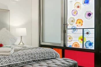 Spacious, Heritage 1 Bedroom Apartment in Cape Town