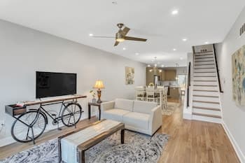 University City - Philadelphia 6 Bedroom Home by Redawning