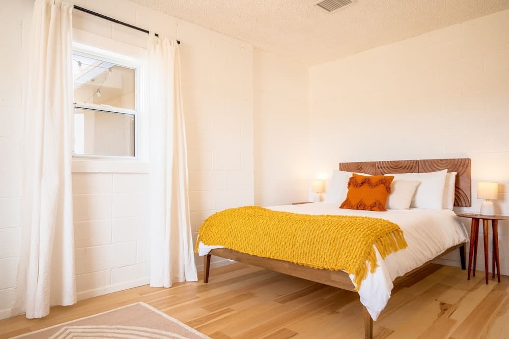 That Desert House - Hot Tub, Privacy & Desert Views! 3 Bedroom Home by RedAwning