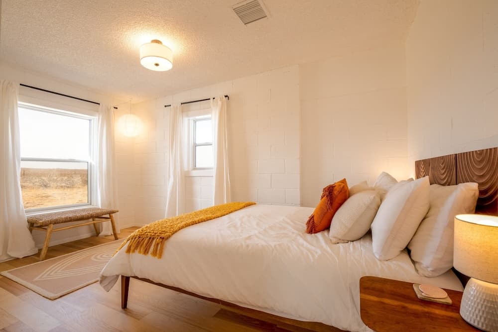 That Desert House - Hot Tub, Privacy & Desert Views! 3 Bedroom Home by RedAwning