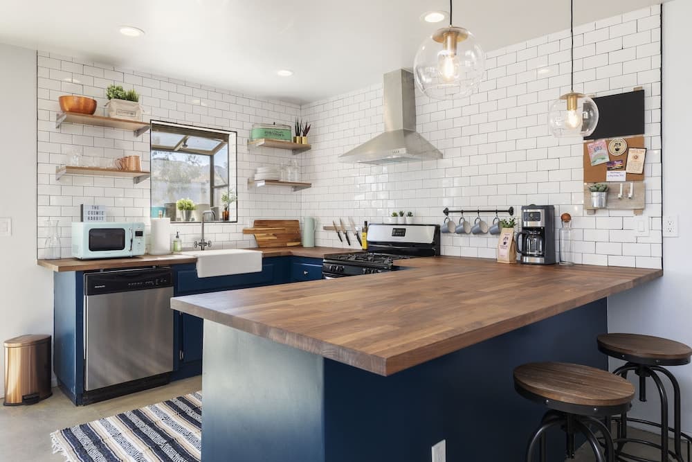 Cosmic Rabbit - Family Fun With Hot Tub!! 3 Bedroom Home by RedAwning