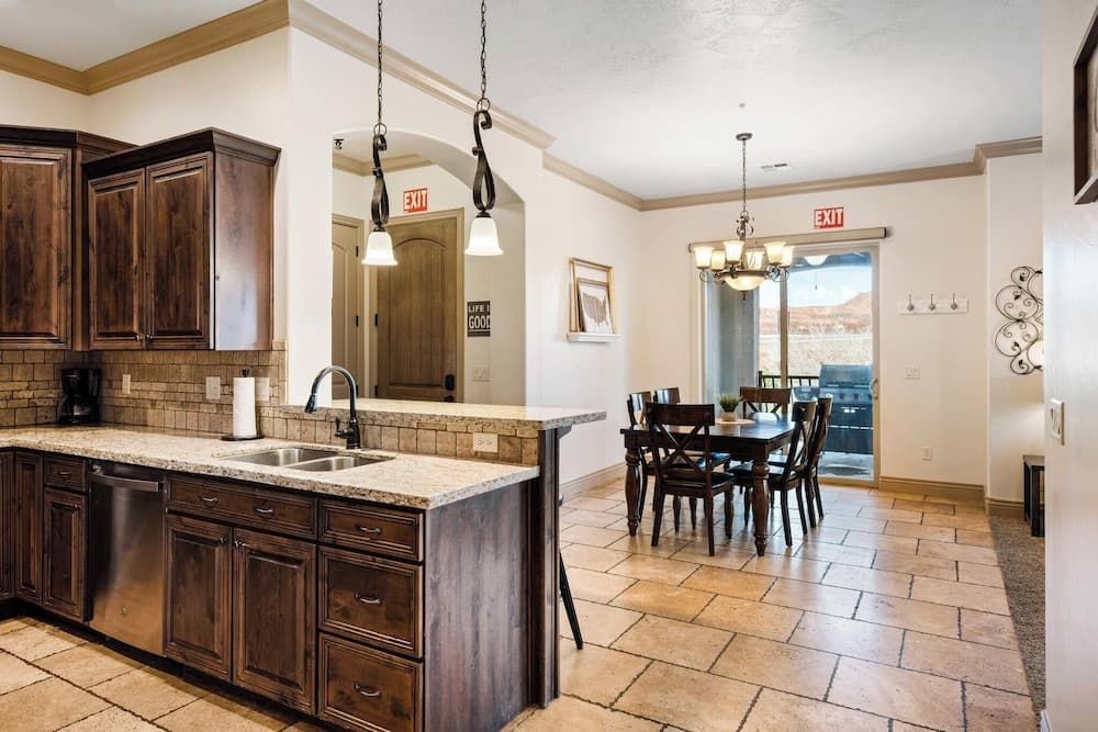 The View Resort Amenities & Epic Views!